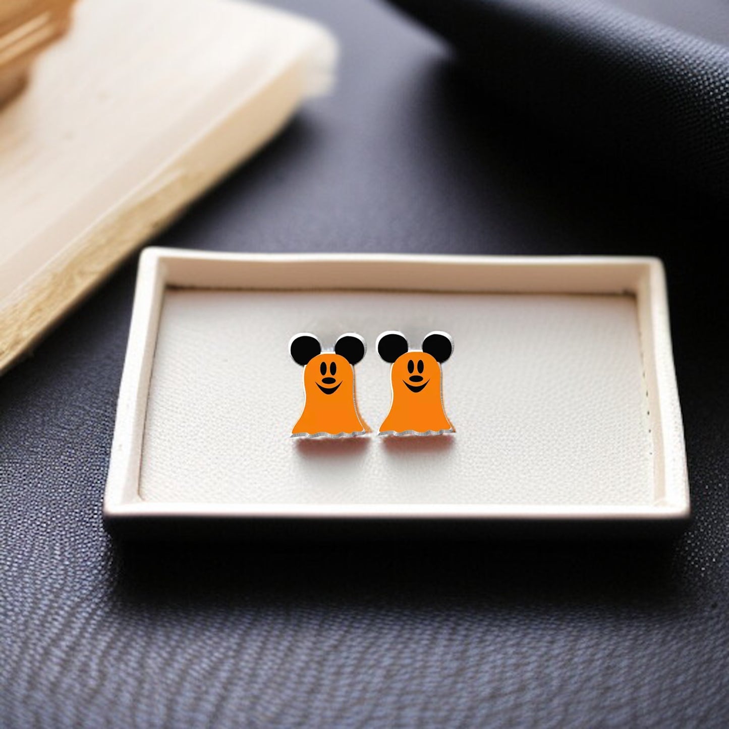 Hauntingly Cute Halloween Stud Earrings – Spooktacular Styles Await!