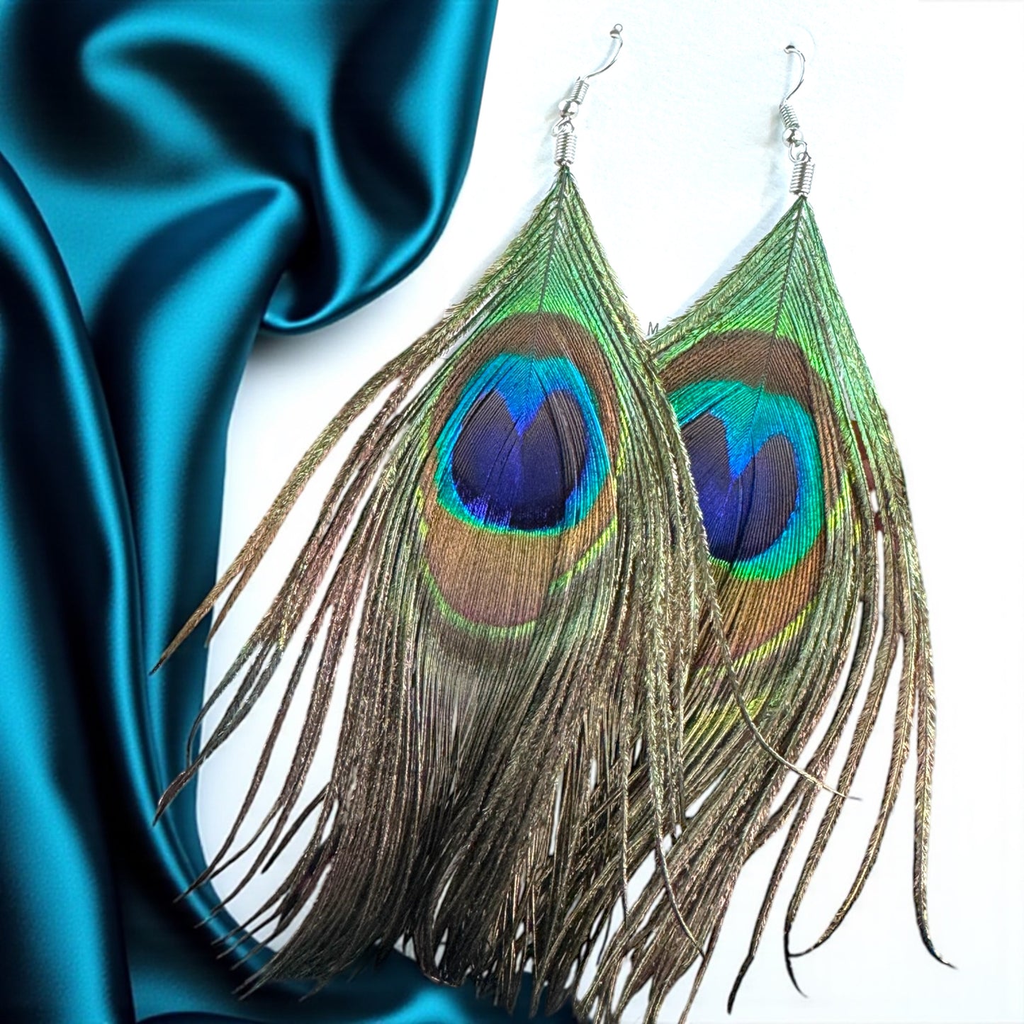 Boho Peacock Feather Dangle Earrings – Lightweight, Bold & Beautiful! 🦚