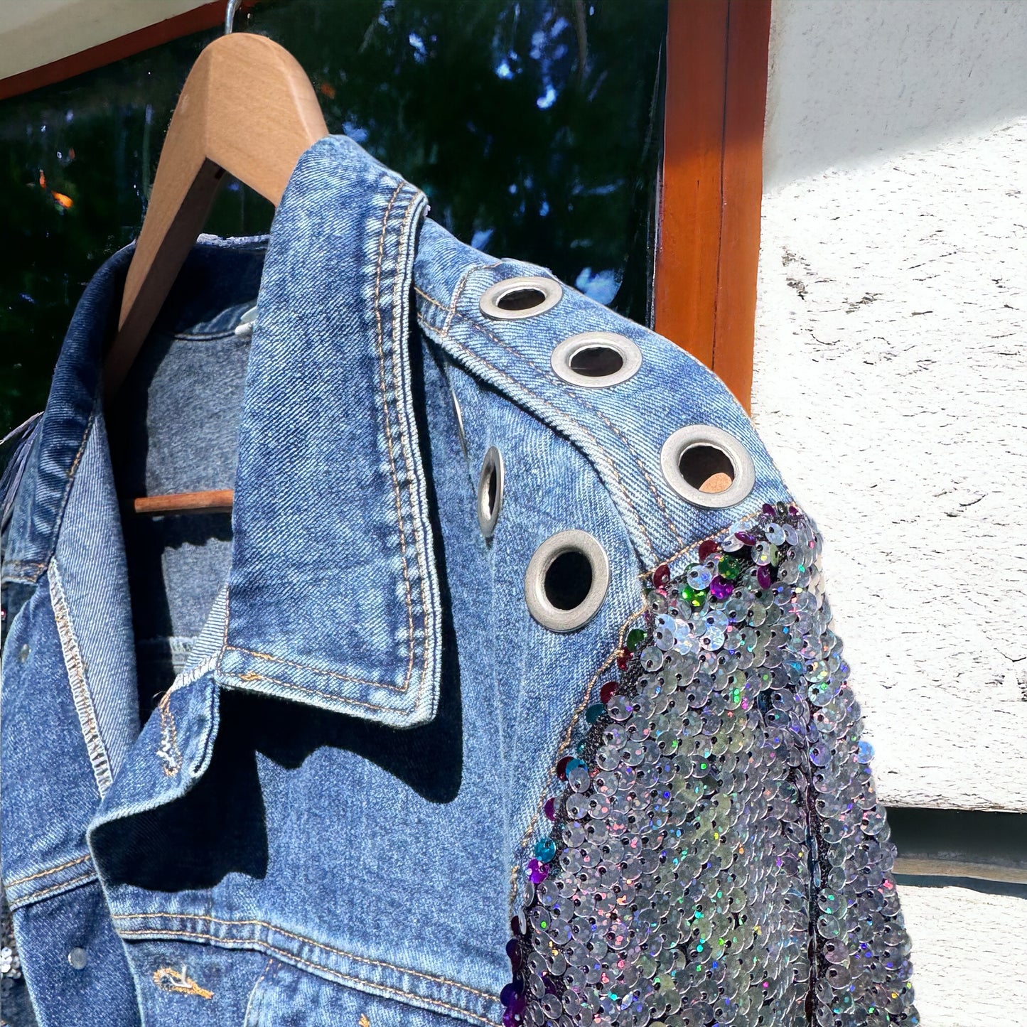 Eras Tour Ready: Dazzling Upcycled Se7en Jacket with Chic Design! Oversized Medium