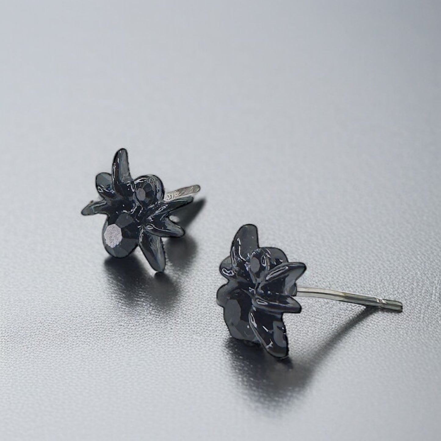 Sparkle & Scare with Halloween Rhinestone Spider Studs! 🕷️