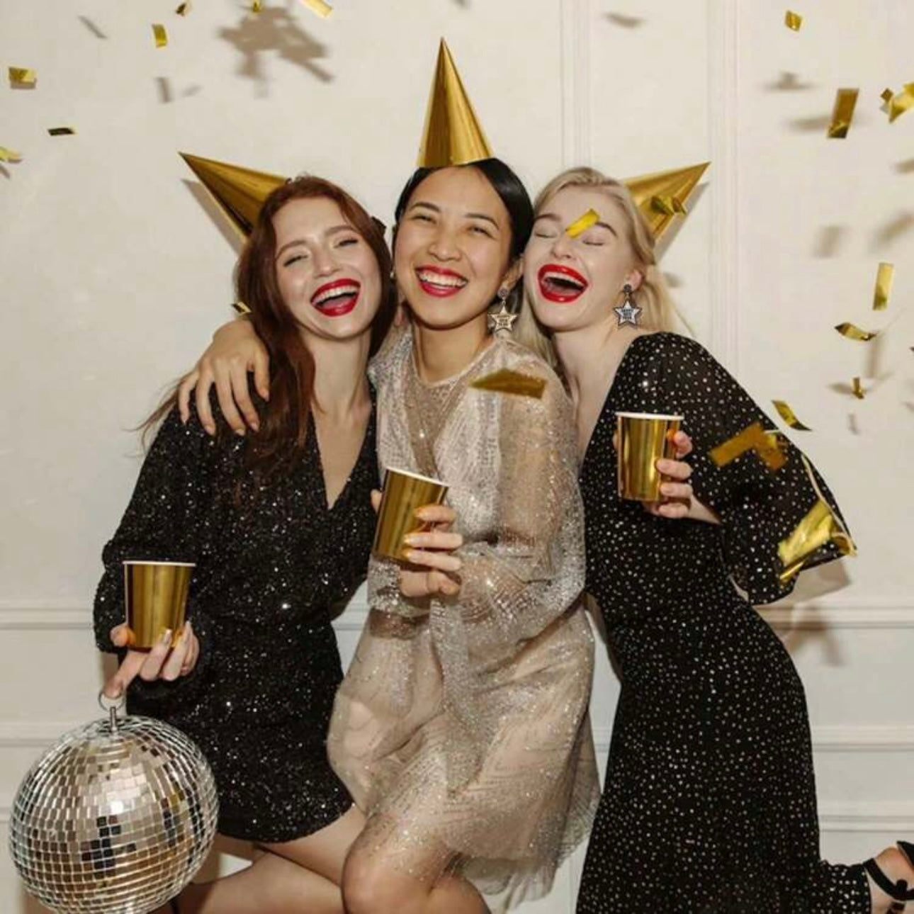 Sparkle Into the New Year with Star-Studded Earrings! 🌟