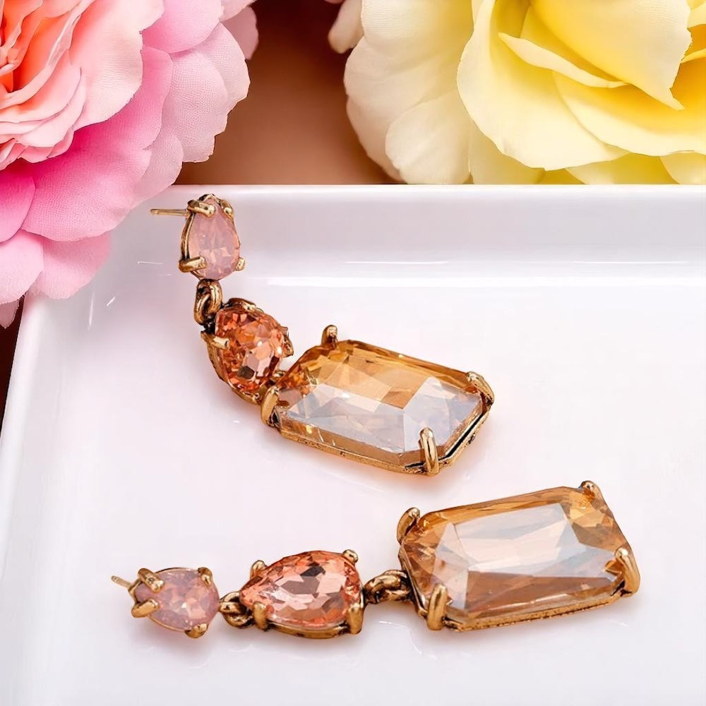 Blush & Sparkle: Stunning Pale Pink Rhinestone Drop Earrings!