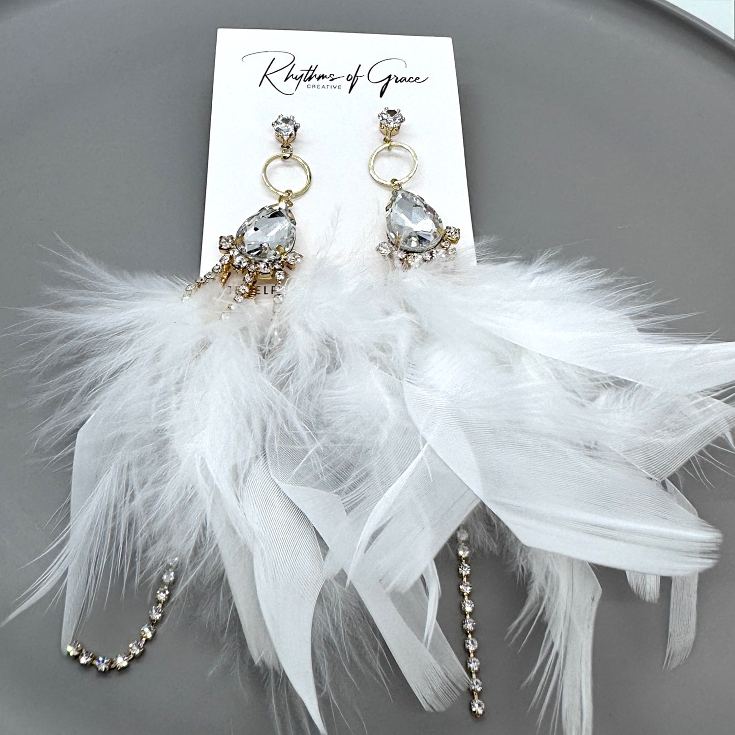 Dreamy White Feather Earrings – Rhinestone Dangles for Boho Queens