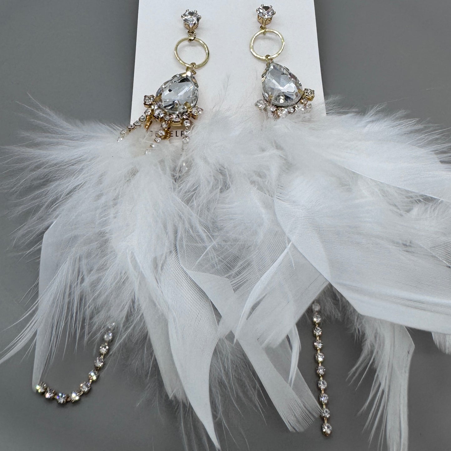 Dreamy White Feather Earrings – Rhinestone Dangles for Boho Queens