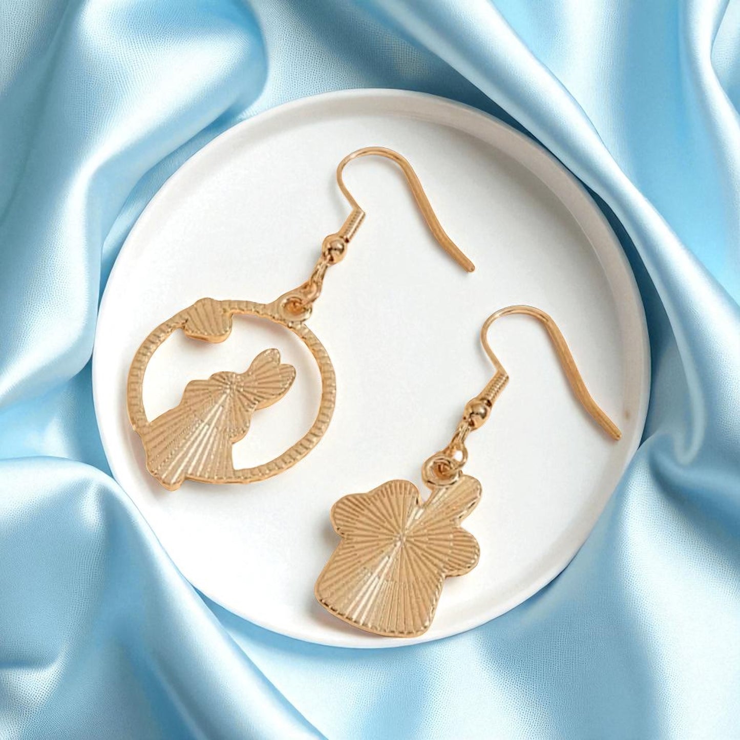 Magical Wonderland Earrings: White Rabbit & Clock Mismatch Dangles