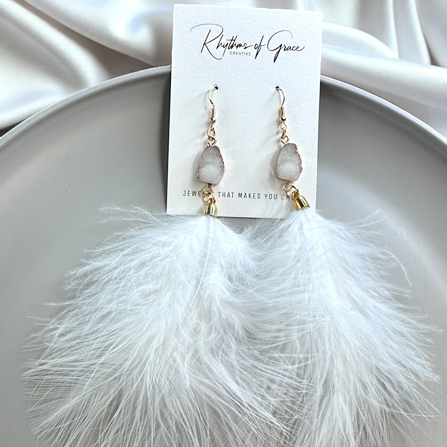 "Feathered Dreams" Druzy Dangle Earrings – Embrace Your Boho Sparkle!