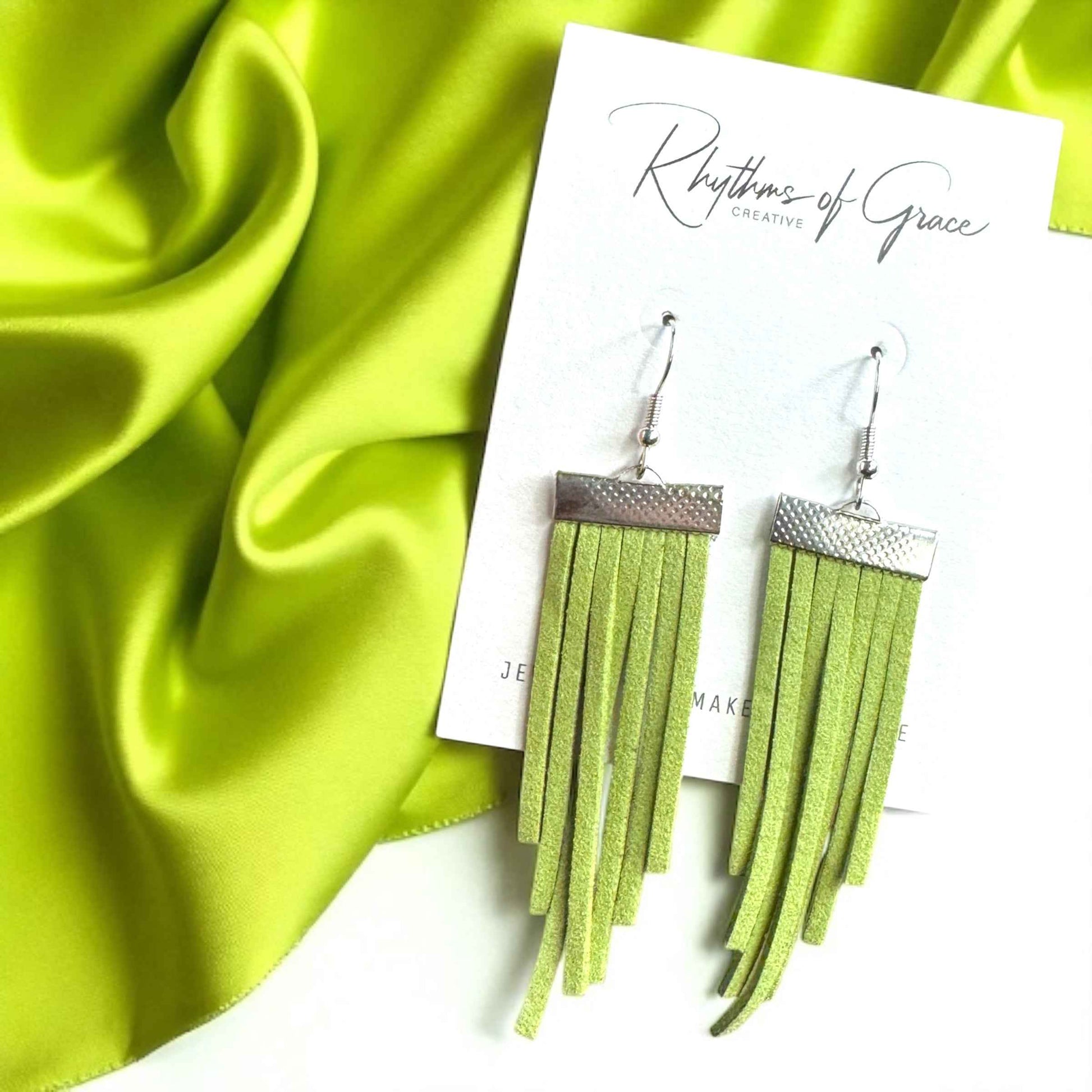 Fringe Boho Dangle Earrings: Embrace the Bohemian Vibe!