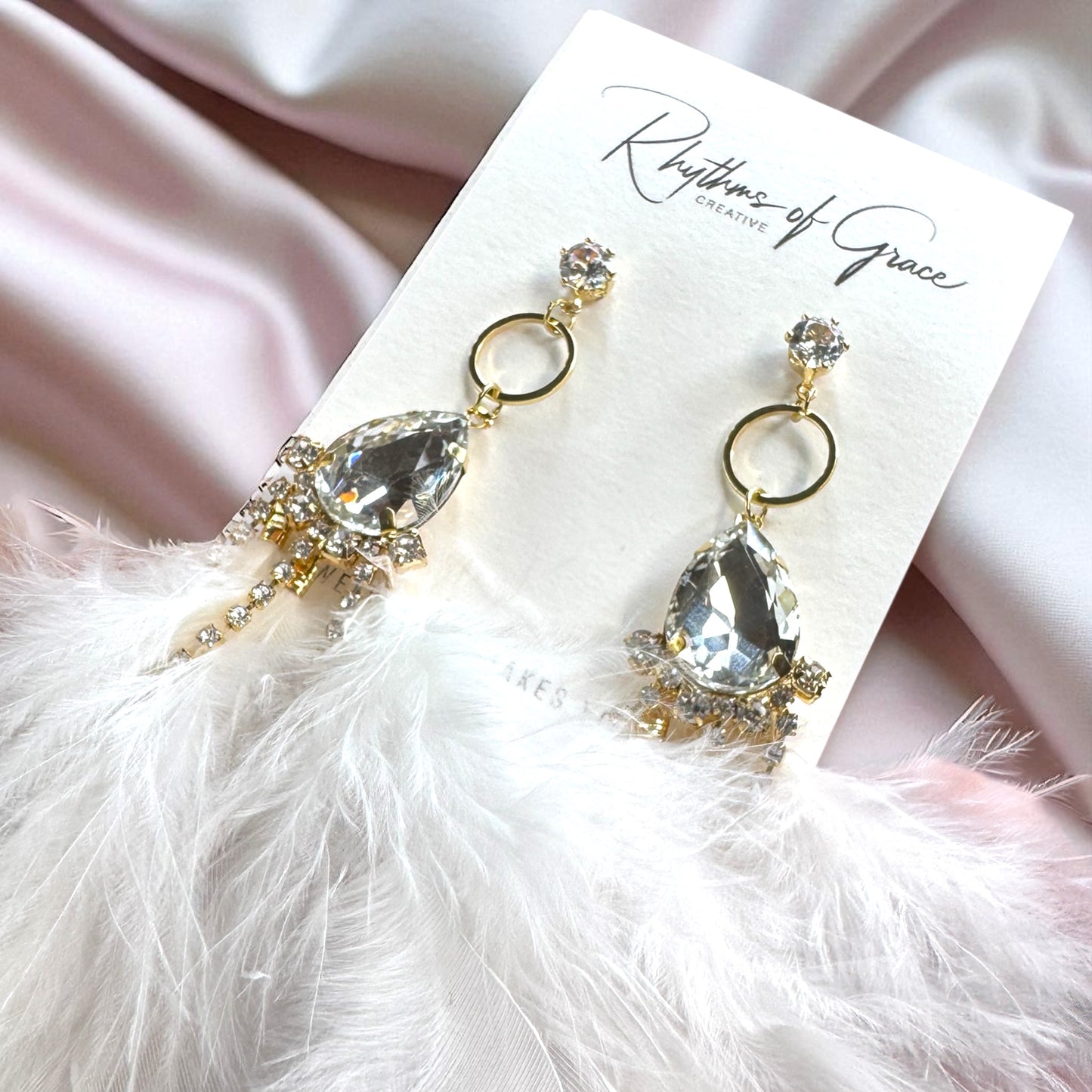 Dreamy White Feather Earrings – Rhinestone Dangles for Boho Queens