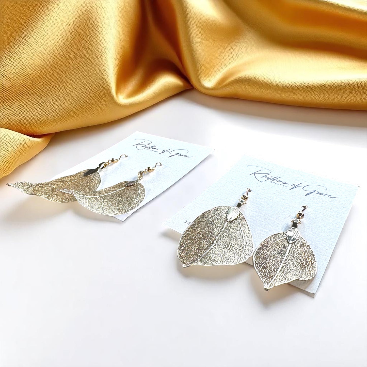 Delicate Gold Leaf Earrings – Nature's Elegance for Your Ears! ✨