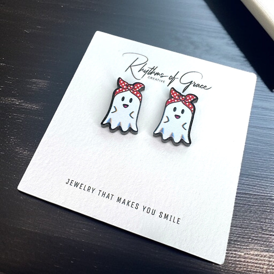 Spooktacular Retro Ghost Stud Earrings 👻