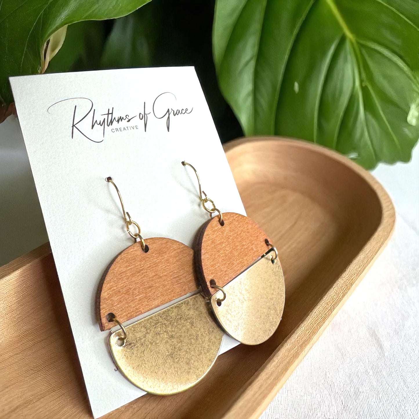 Boho Bliss: Chic Wood & Gold Dangle Earrings for Every Adventure
