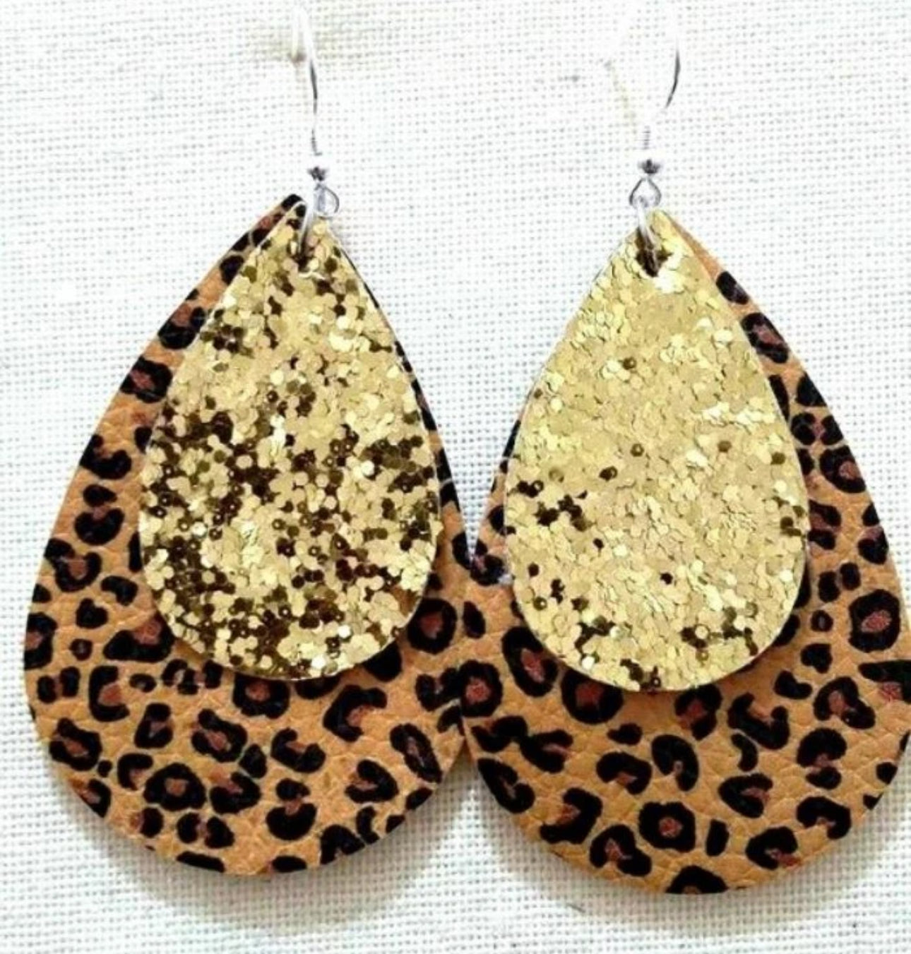 Unleash Your Inner Diva: Cheetah Print & Glitter Teardrop Earrings!