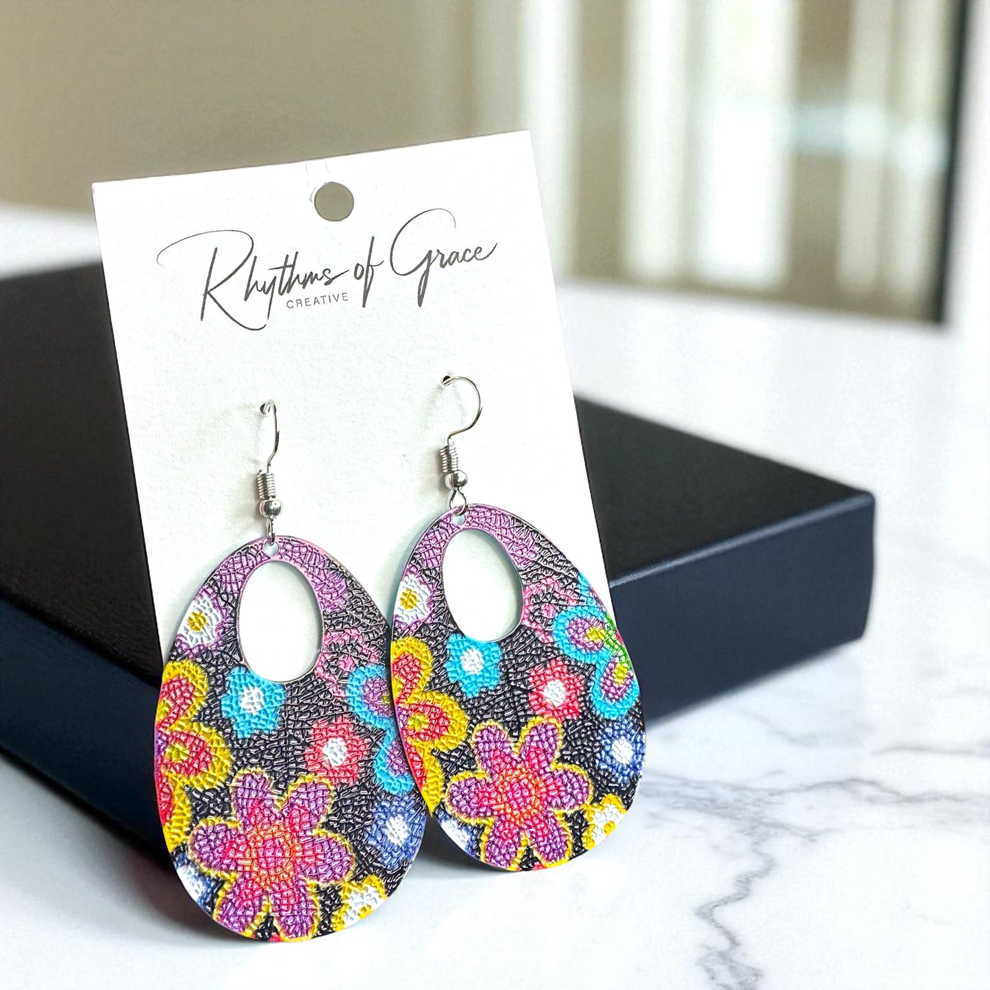 Colorful Hippie Chic Dangle Earrings – Groovy Style Awaits!✌️