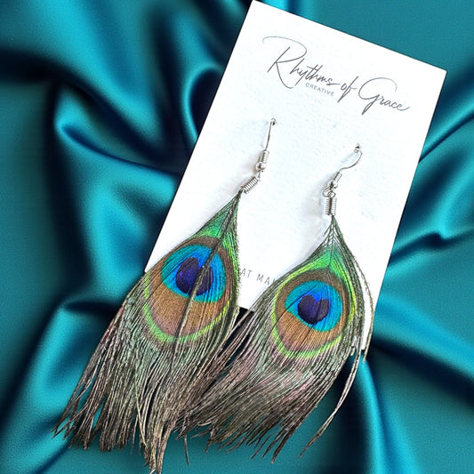Elevate Your Style with Our Peacock Feather Dangle Earrings!