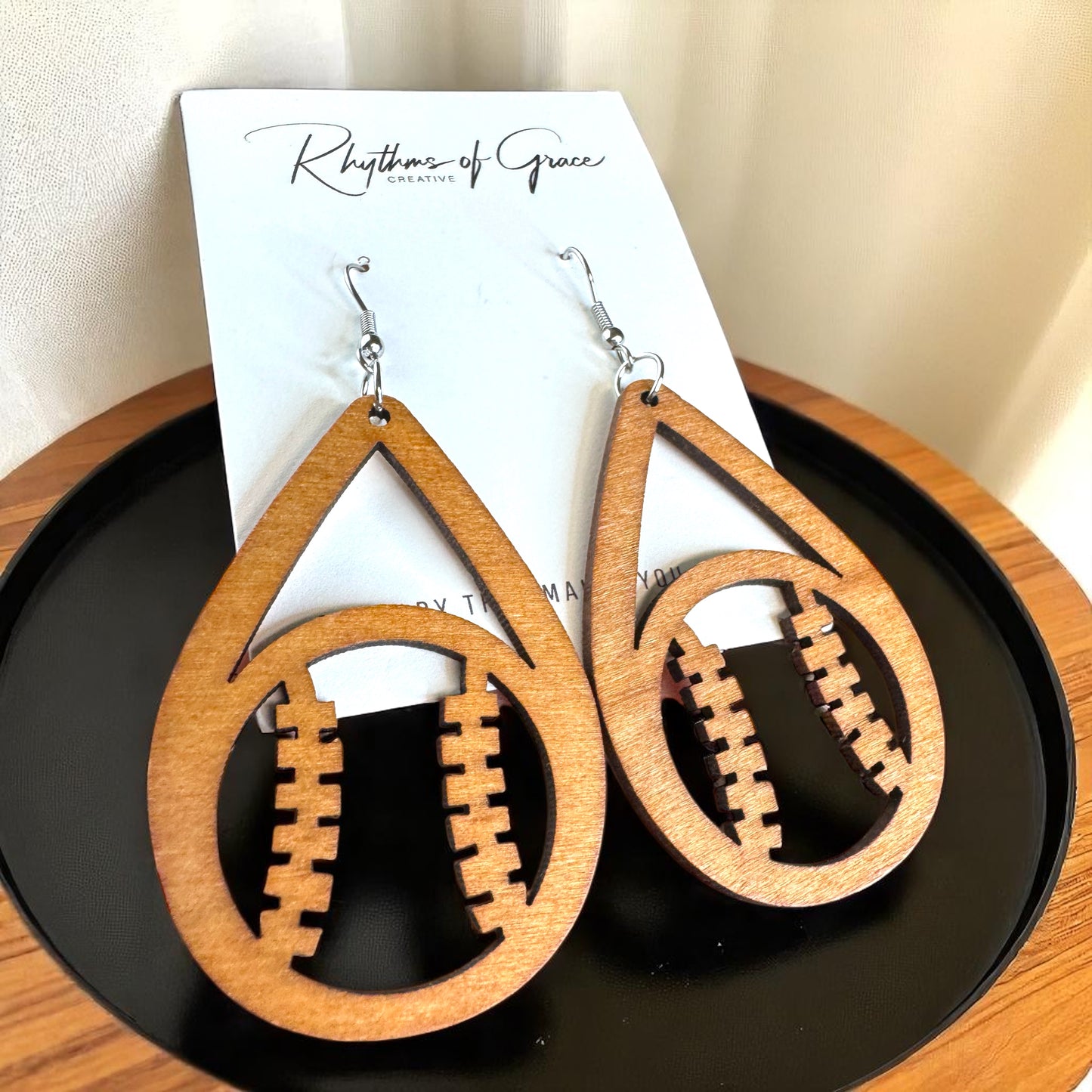 Pitch Perfect: Stylish Dangle Earrings for Baseball Lovers!