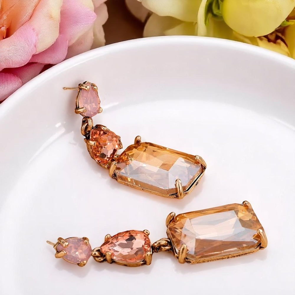 Blush & Sparkle: Stunning Pale Pink Rhinestone Drop Earrings!