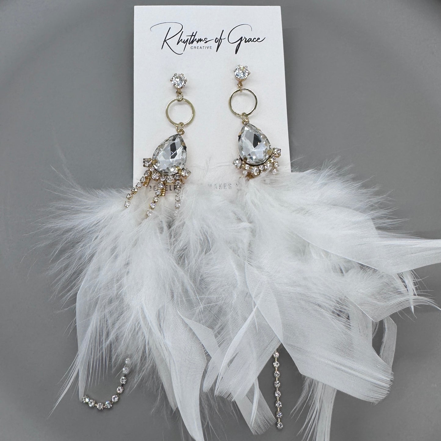 Dreamy White Feather Earrings – Rhinestone Dangles for Boho Queens