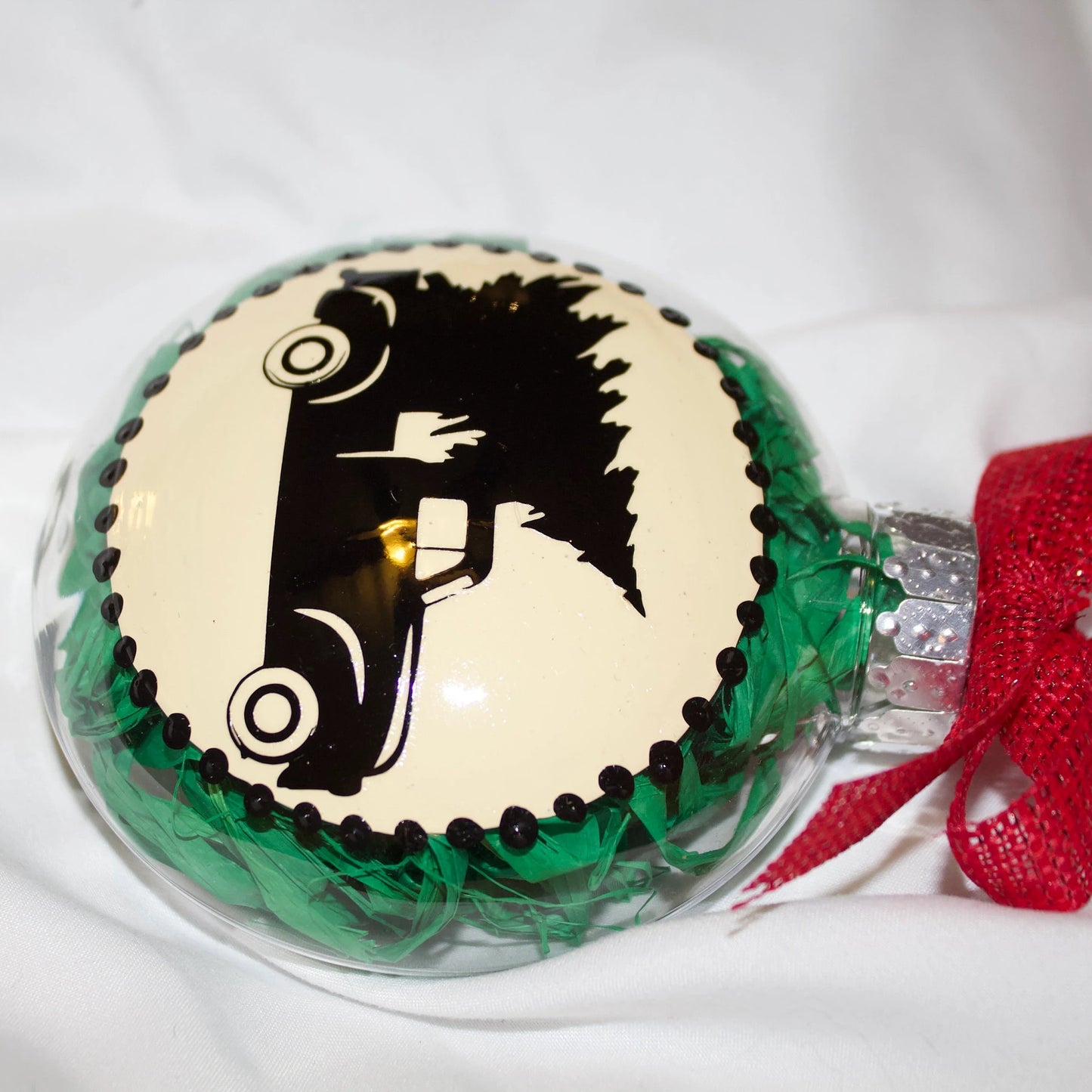Christmas Ornament: "Old Fashioned Christmas" – A Nostalgic Holiday Keepsake