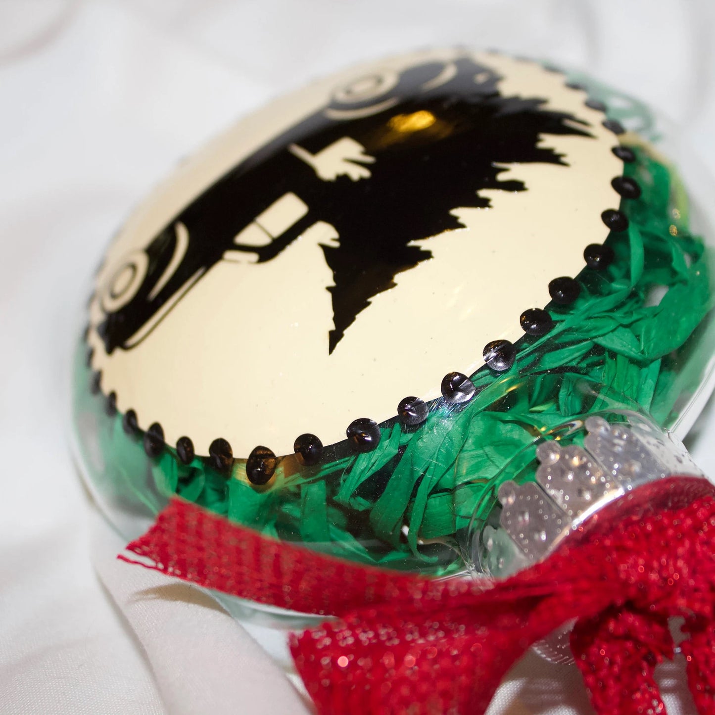 Christmas Ornament: "Old Fashioned Christmas" – A Nostalgic Holiday Keepsake