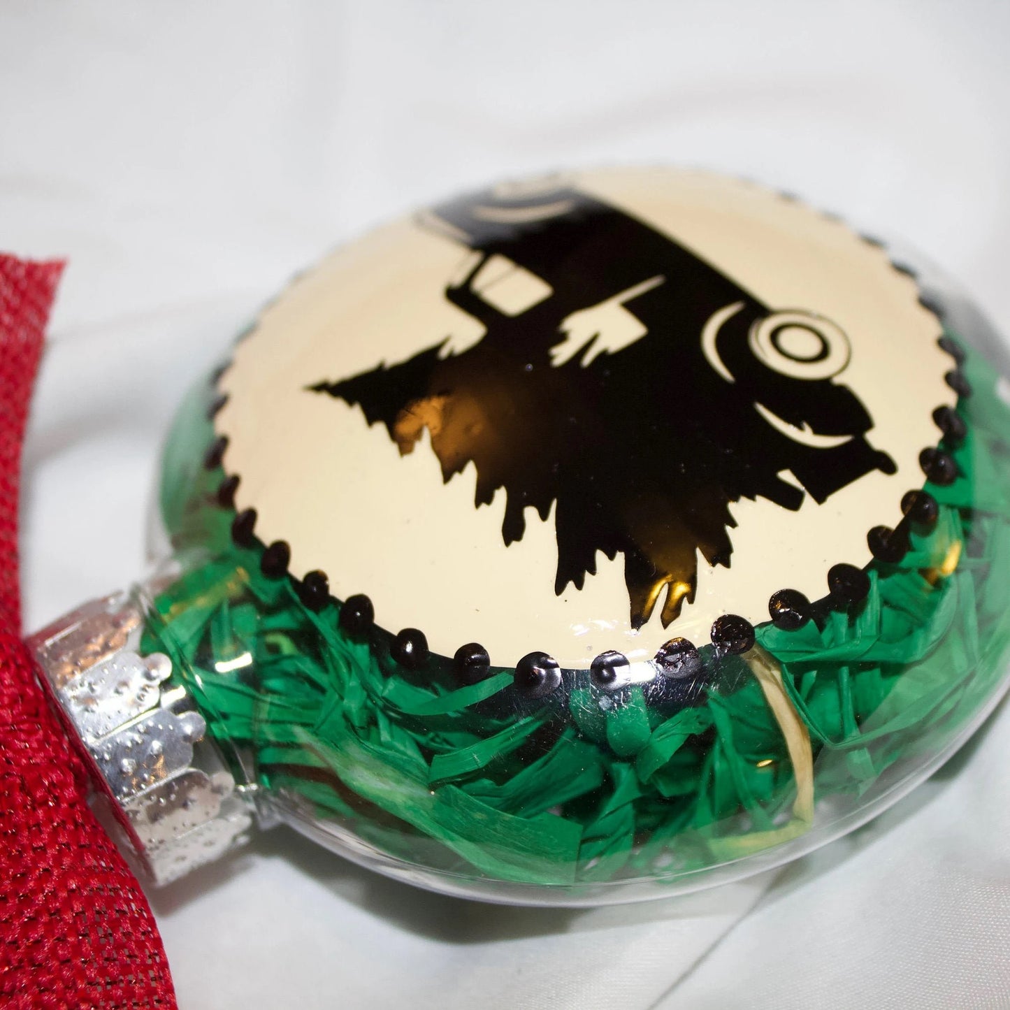 Christmas Ornament: "Old Fashioned Christmas" – A Nostalgic Holiday Keepsake