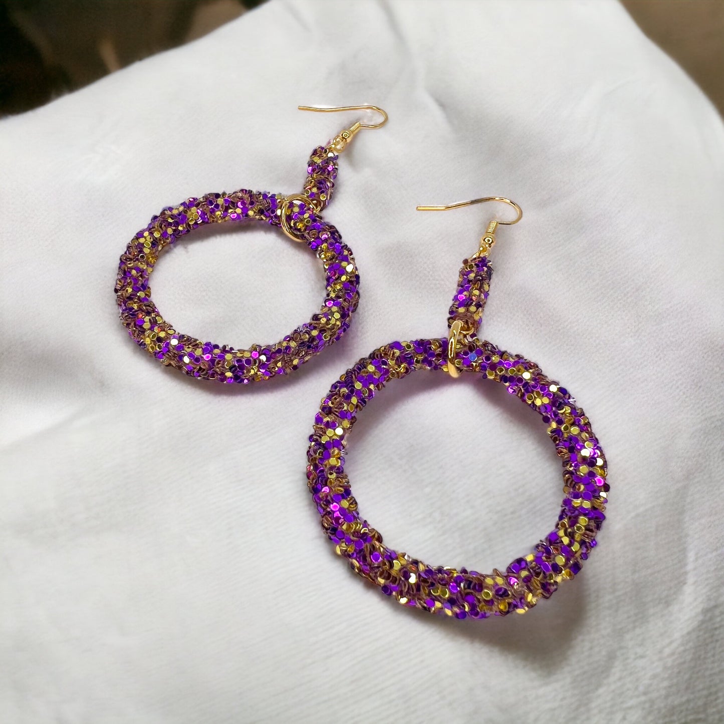 Sparkle in Splendor: Purple Gold Glitter Earrings ✨