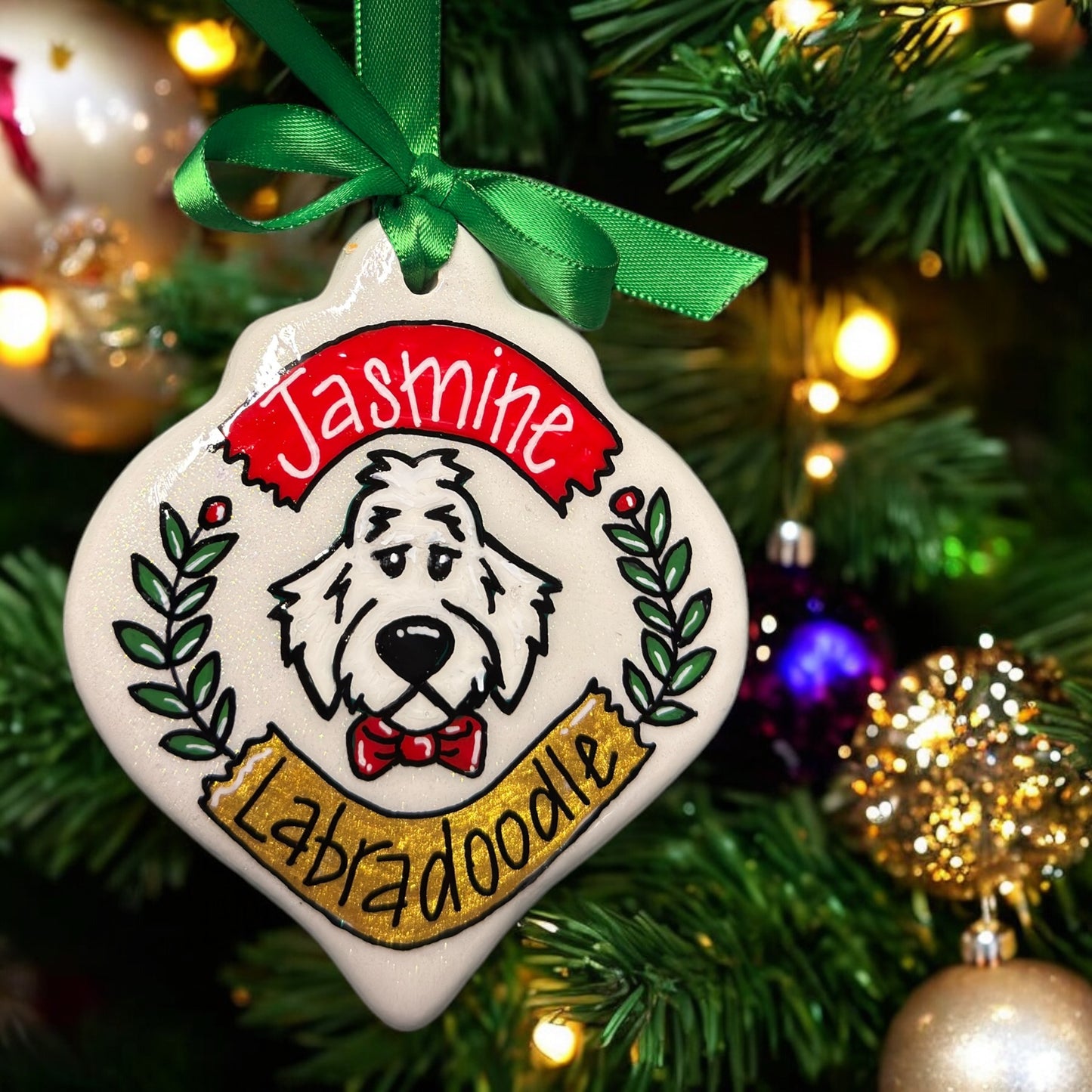 Paw-sitively Adorable Goldendoodle Christmas Ornament – Doodle Love for Your Tree!
