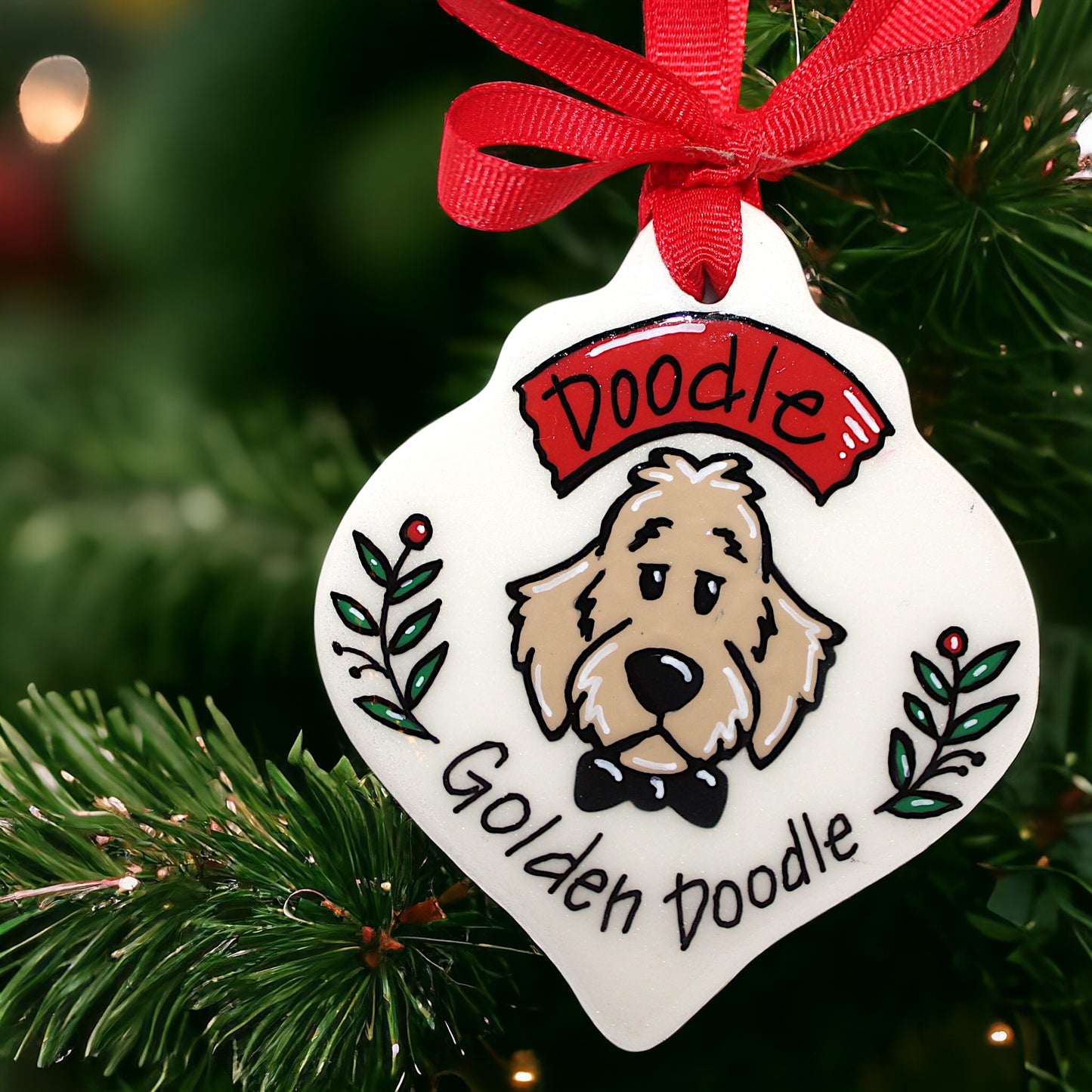 Paw-sitively Adorable Goldendoodle Christmas Ornament – Doodle Love for Your Tree!
