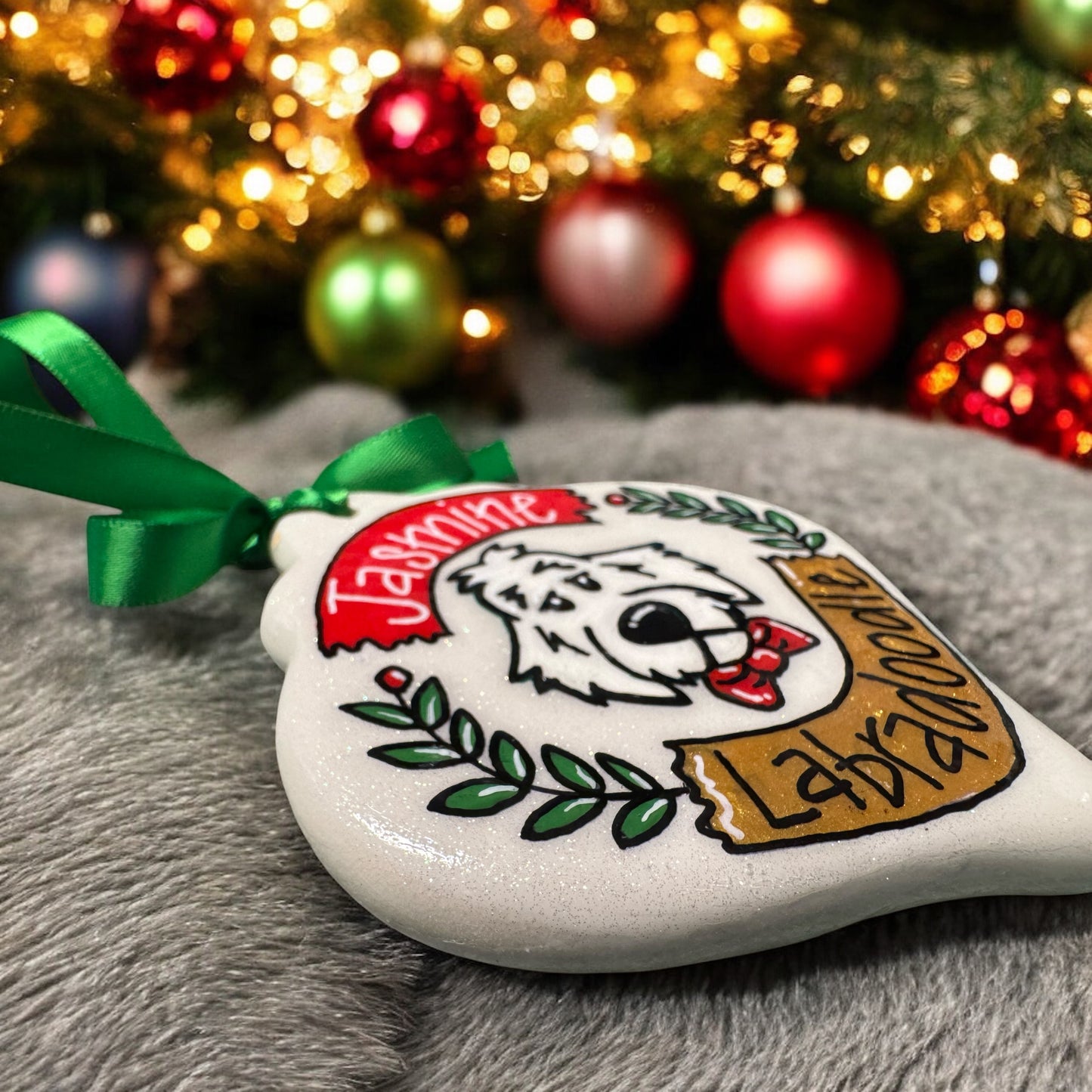 Paw-sitively Adorable Goldendoodle Christmas Ornament – Doodle Love for Your Tree!