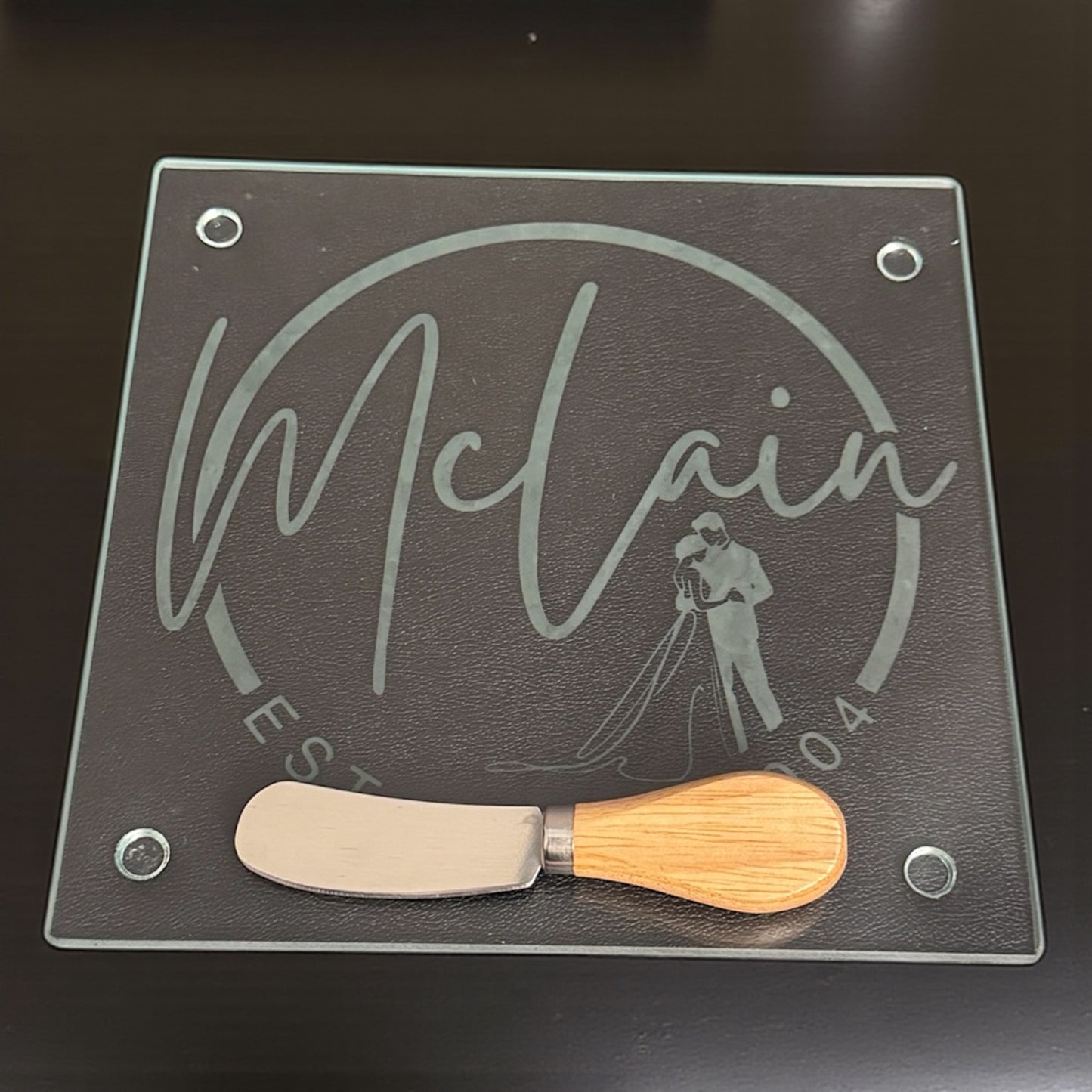 Personalized Glass Cheese Board – A Gift That’s Gouda for Any Occasion! 🧀