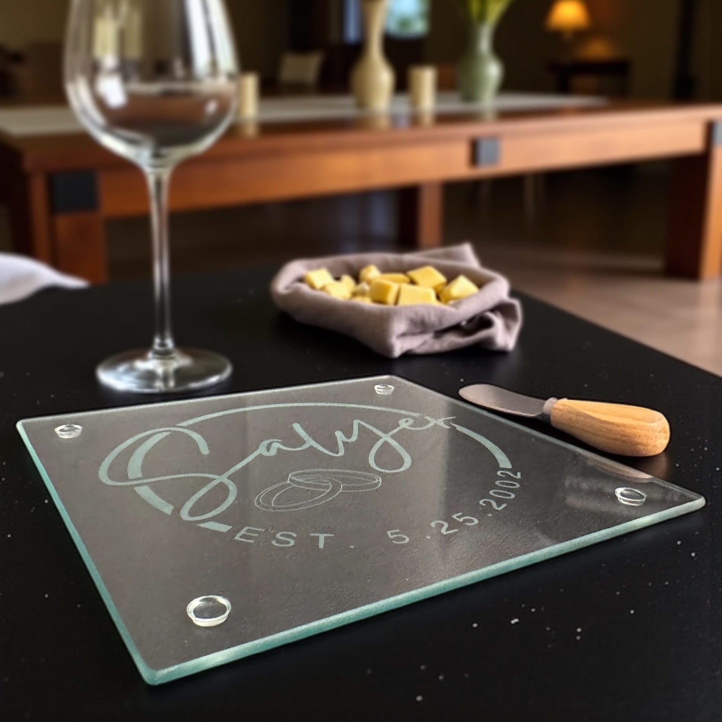 Personalized Glass Cheese Board – A Gift That’s Gouda for Any Occasion! 🧀