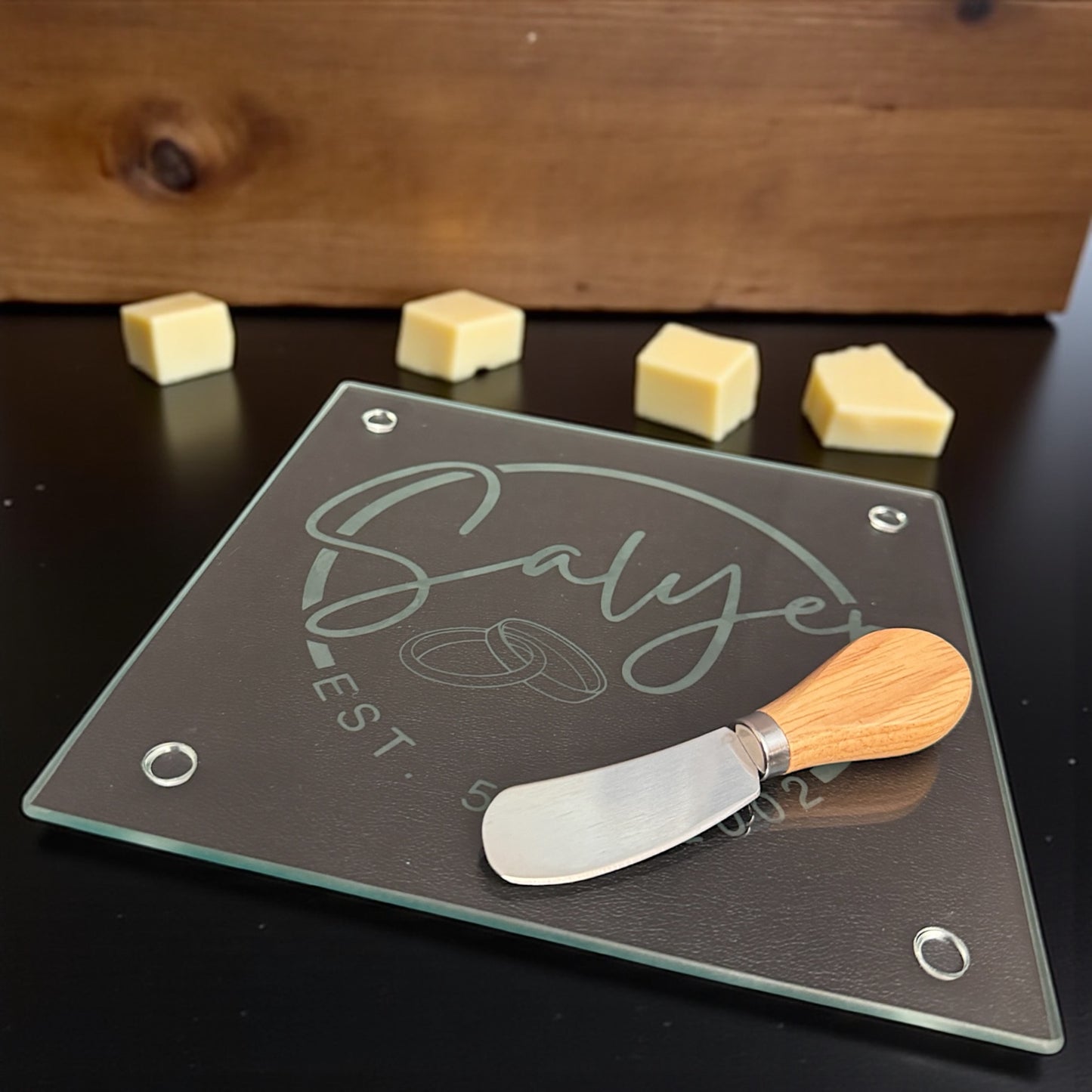 Personalized Glass Cheese Board – A Gift That’s Gouda for Any Occasion! 🧀
