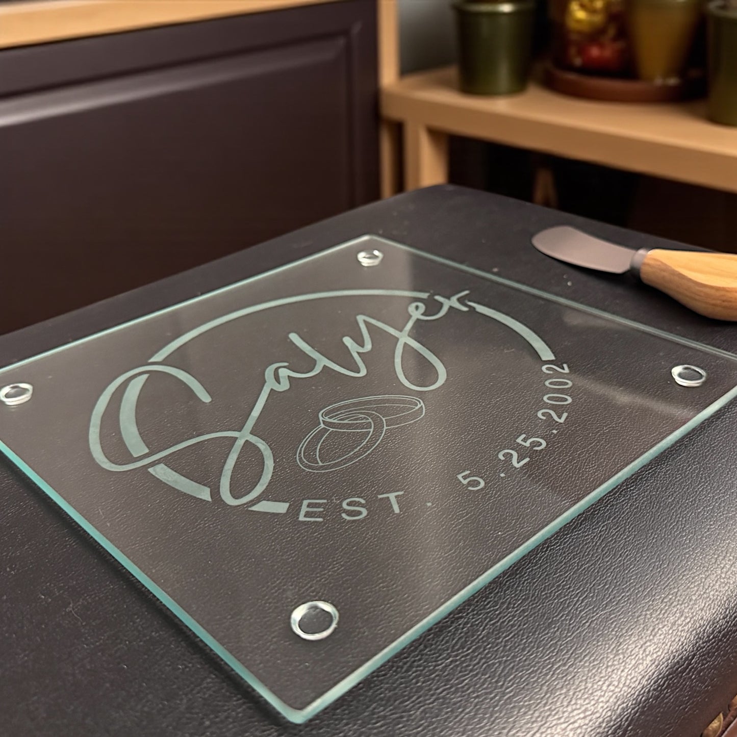 Personalized Glass Cheese Board – A Gift That’s Gouda for Any Occasion! 🧀
