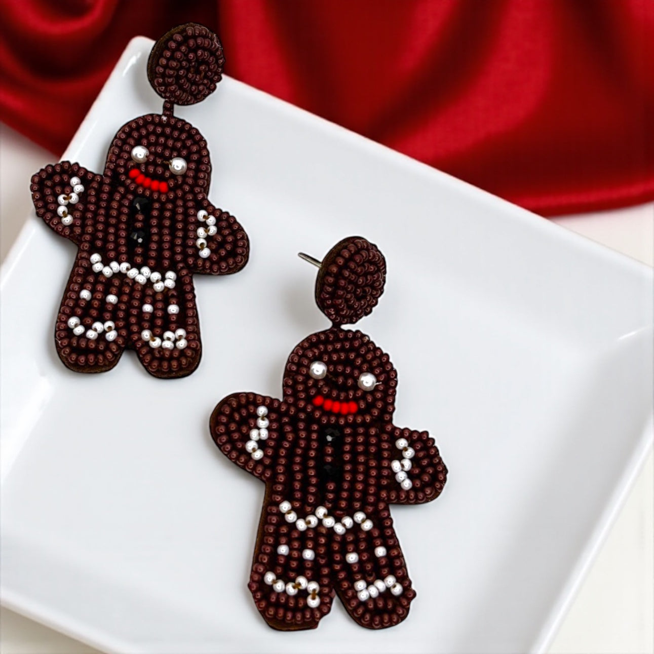 Gingerbread Cheer: Sweet & Festive Beaded Earrings!