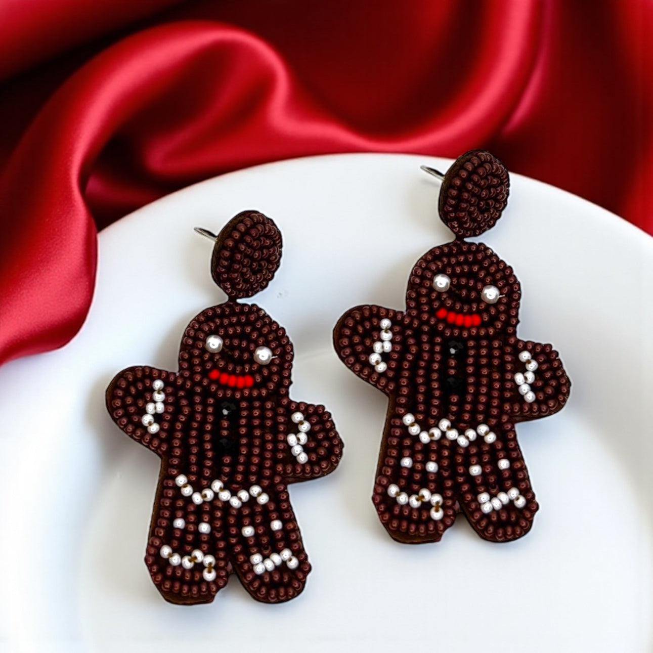 Gingerbread Cheer: Sweet & Festive Beaded Earrings!