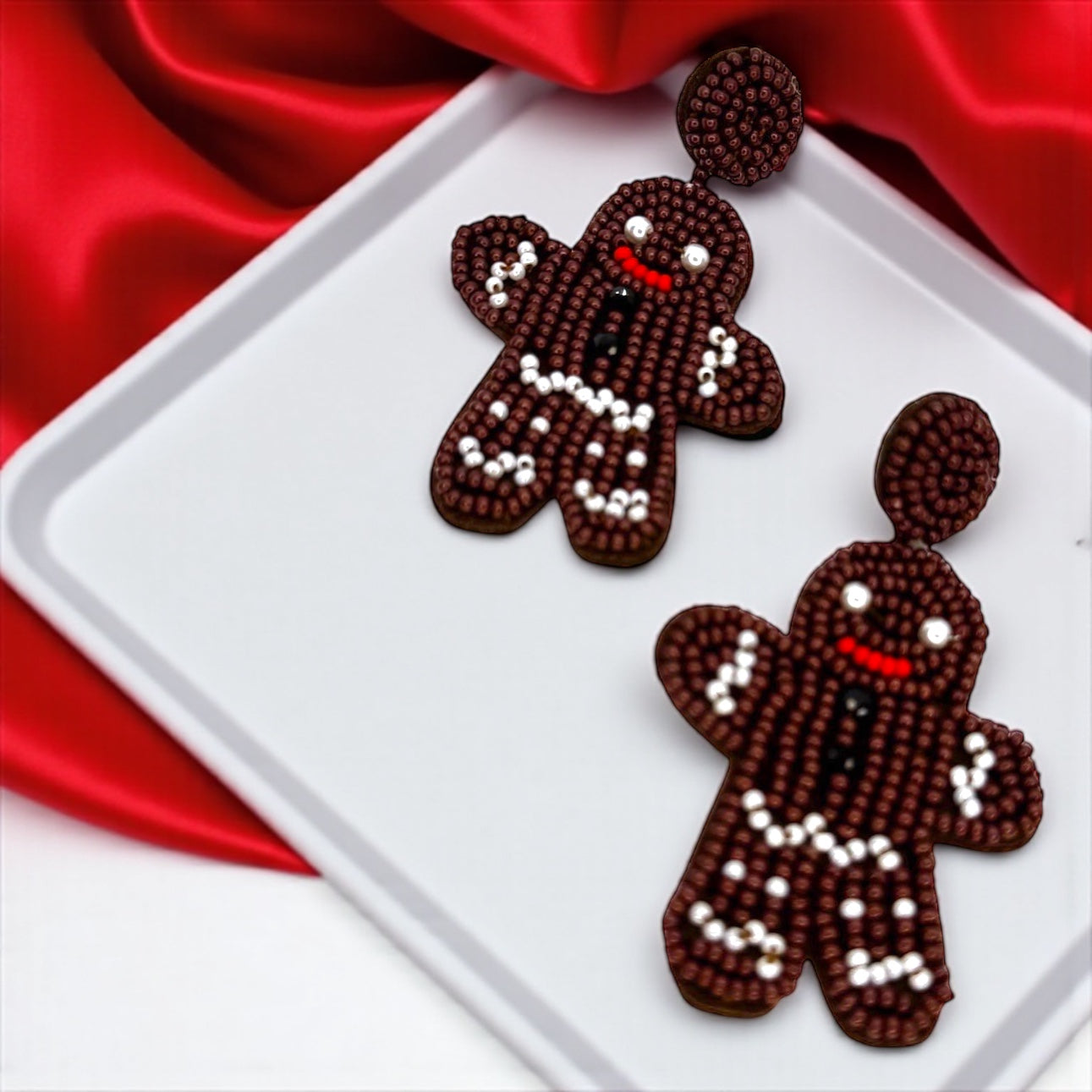 Gingerbread Cheer: Sweet & Festive Beaded Earrings!