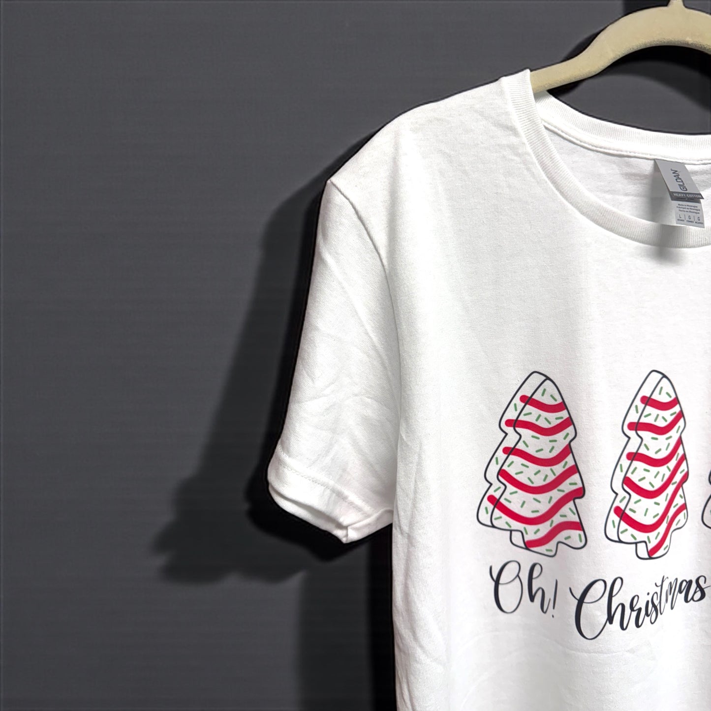 Oh Christmas Tree Tee – Snack Cake Delight! 🎄