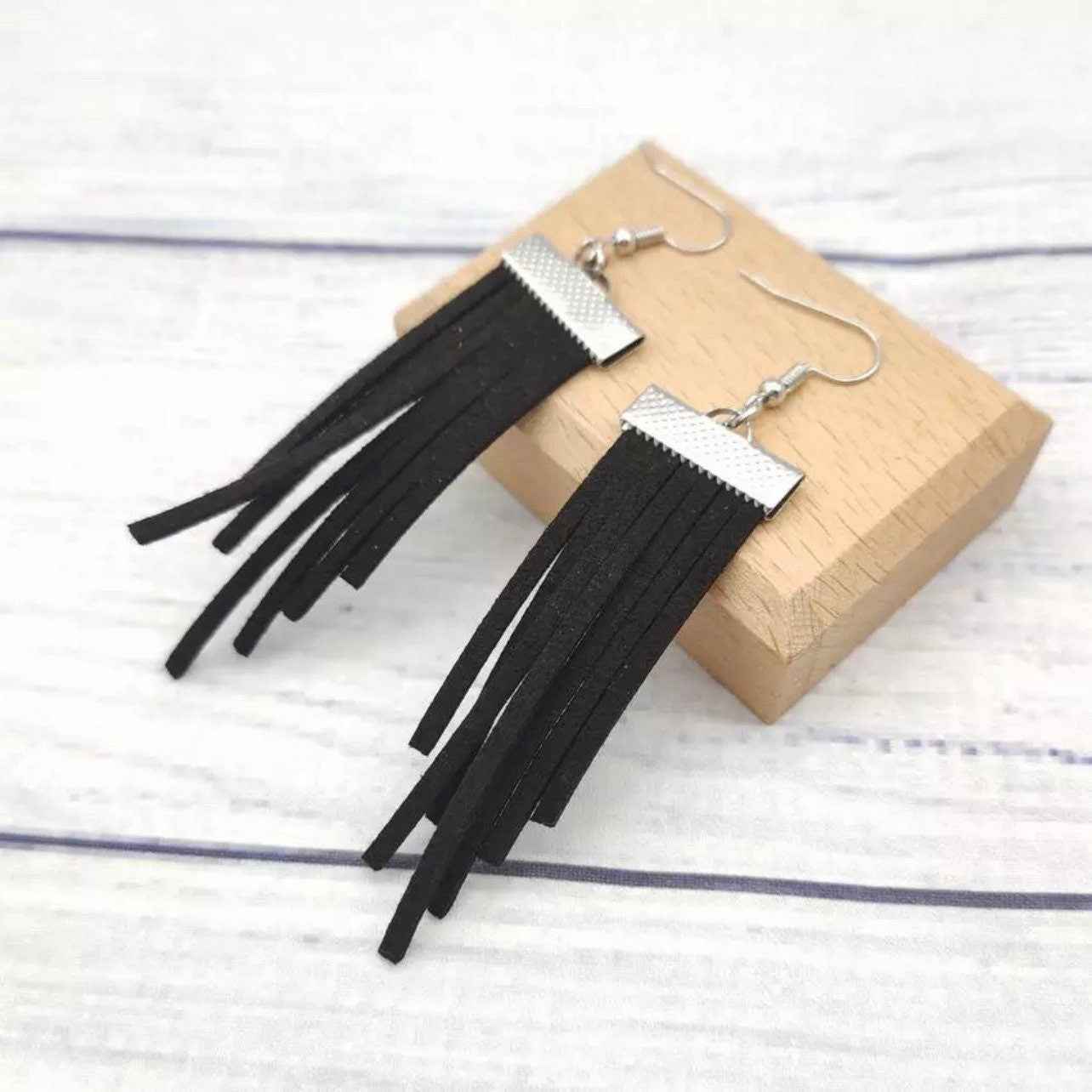 Fringe Boho Dangle Earrings: Embrace the Bohemian Vibe!