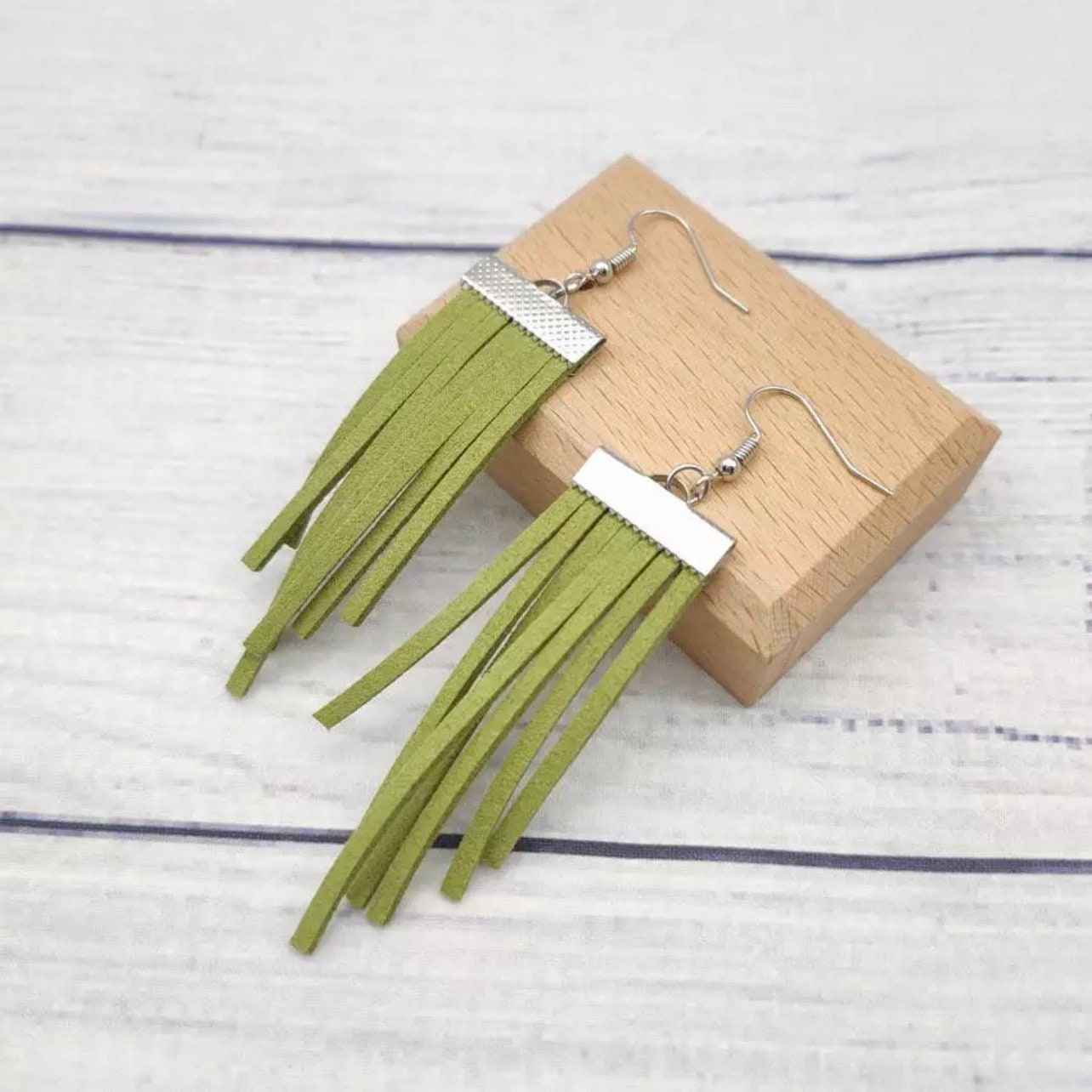 Fringe Boho Dangle Earrings: Embrace the Bohemian Vibe!