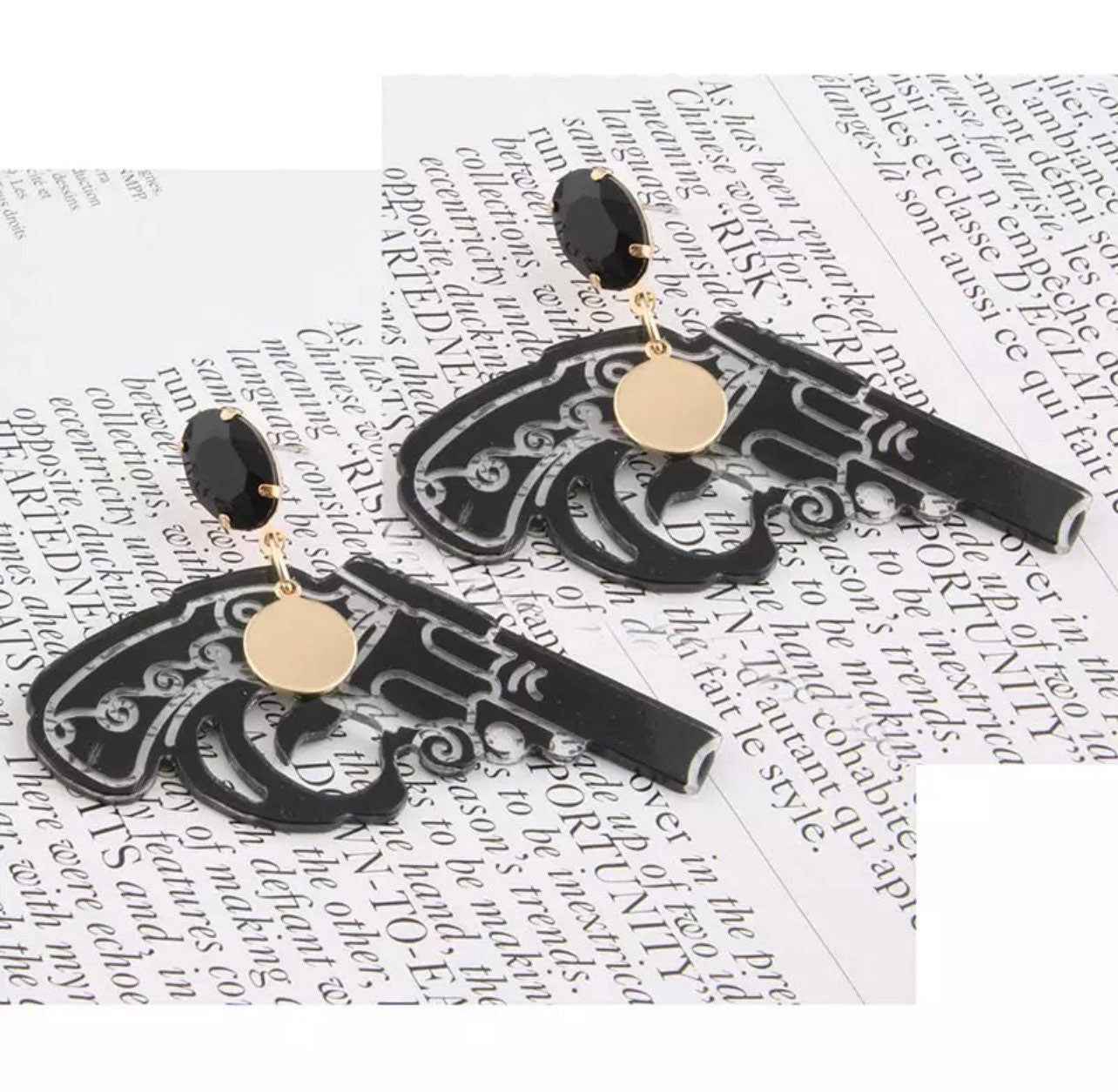 Western Vibes: Handgun Dangle Earrings – Personalized Pistol Style in Black or Peach 🤠