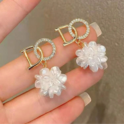 Dazzling 'I Do' Rhinestone Earrings: Shine Bright on Your Big Day!