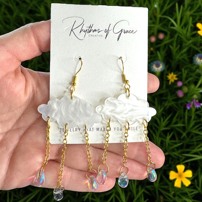 Sparkle in the Rain: Crystal Raindrop Cloud Earrings – Lightweight & Stunning!