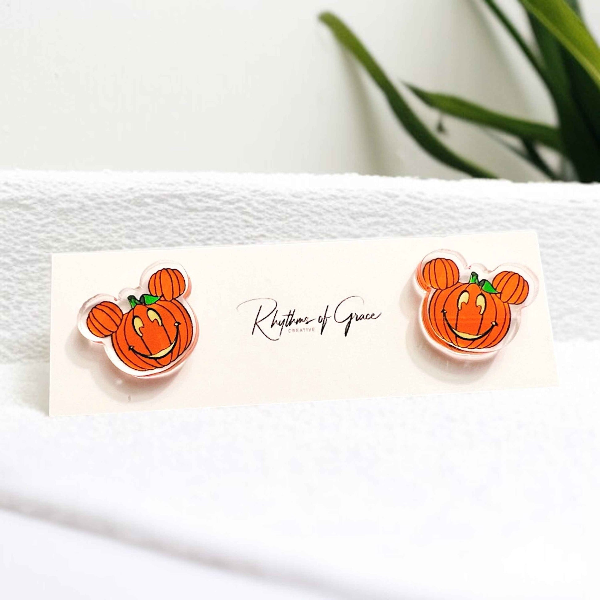 Spook-tacular Pumpkin Studs - Halloween Magic! 🎃