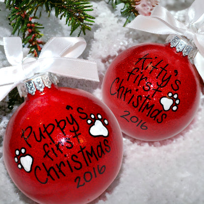Pawsitively Adorable: Kitty's First Christmas Ornament!
