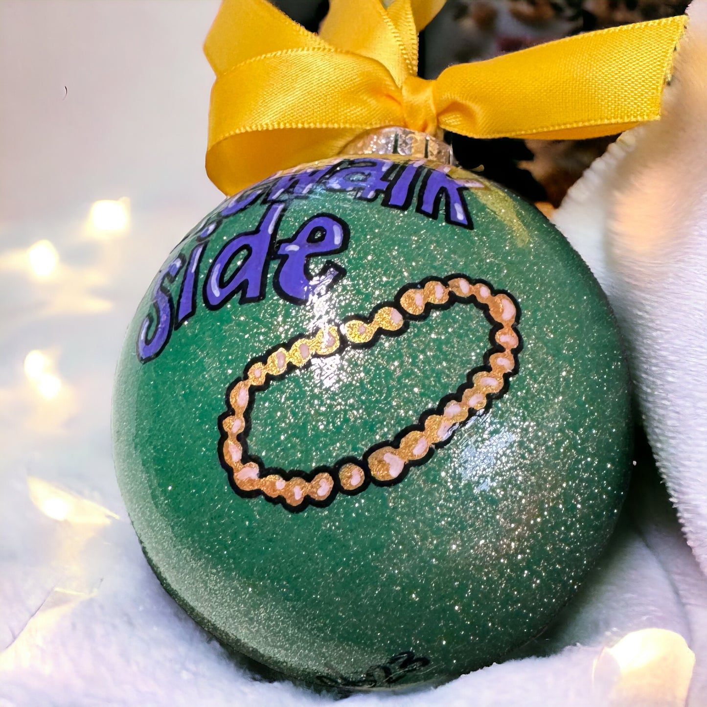 Christmas Ornament: Sidewalk Side vs. Neutral Ground