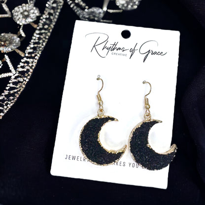 Shimmering Nights: Black Stone Earrings with Golden Glam!