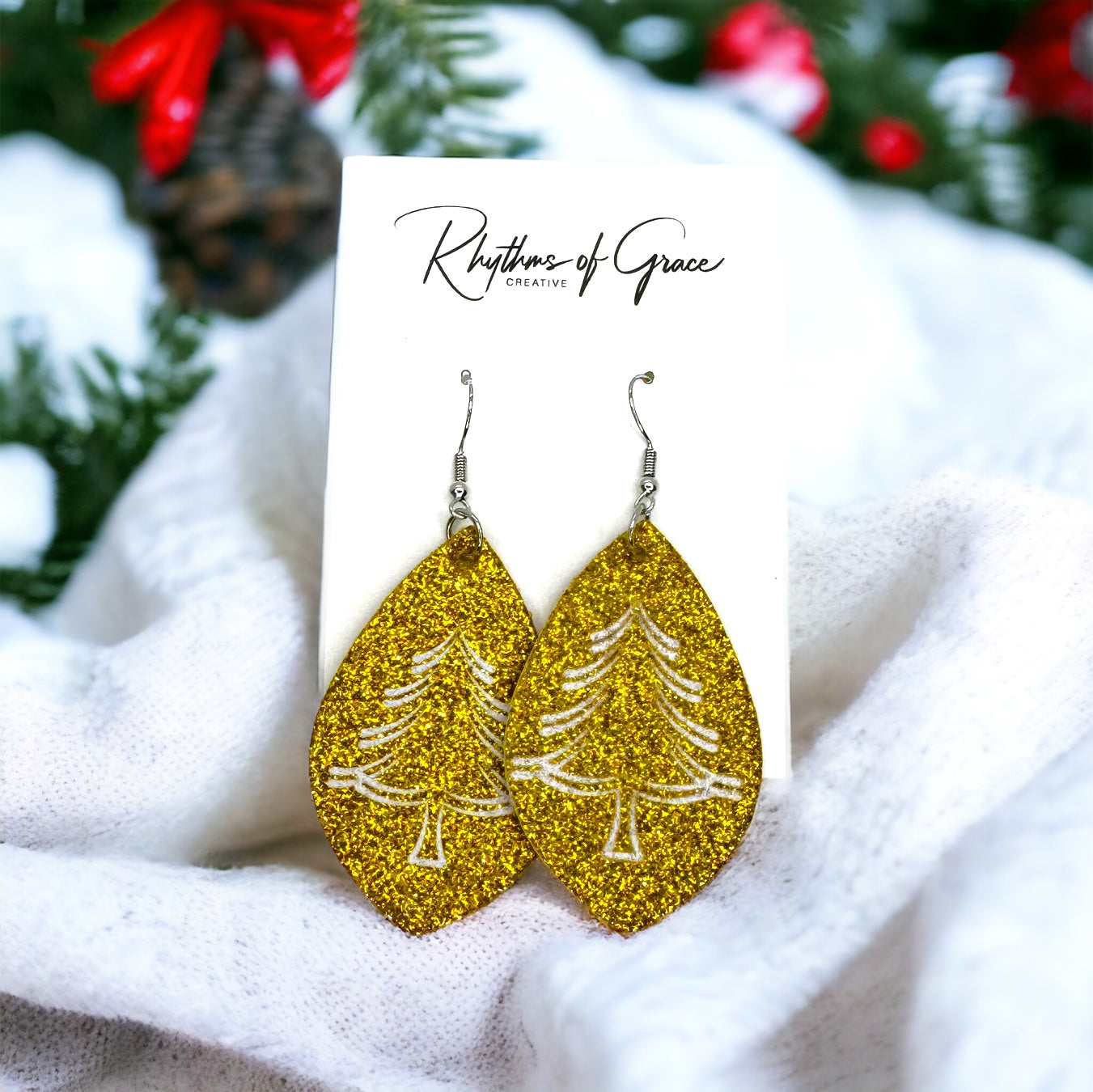 Dazzle in Holiday Spirit with Our Christmas Dangle Earrings! 🎄🎅✨