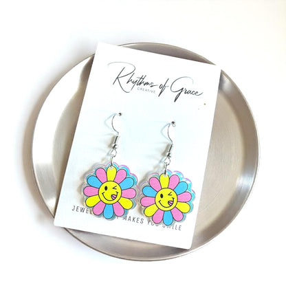 Smiley Face Flower Earrings: Wear Your Joy in Style!