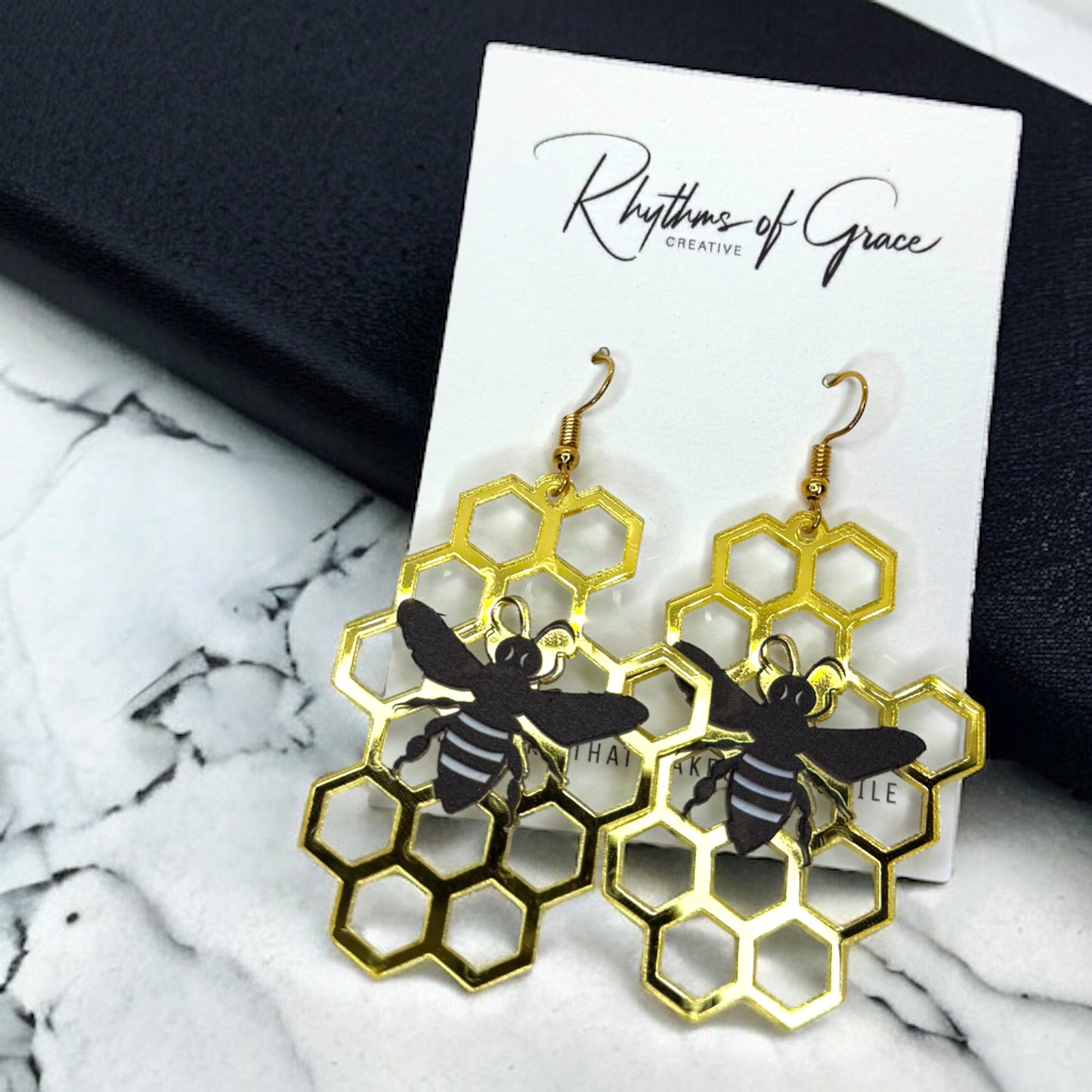 Bee-utiful Dangle Earrings - Buzzing Bumblebee Charm & Honeycomb Delight! 🐝