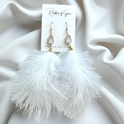 "Feathered Dreams" Druzy Dangle Earrings – Embrace Your Boho Sparkle!