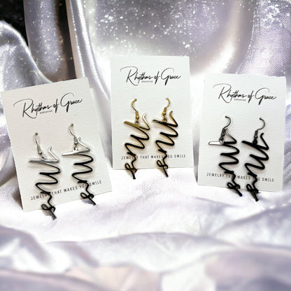 Say "I Do" to Style with Our Stunning MRS Bride Dangle Earrings! 🎉